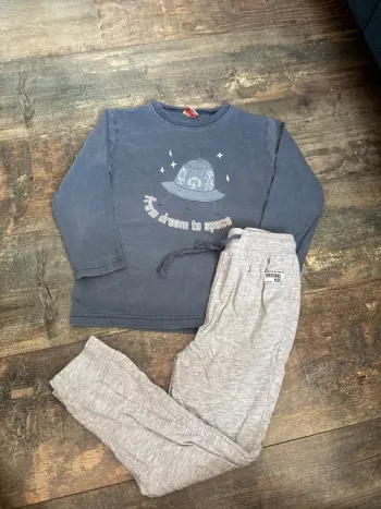Pyjama tape à l’œil 5 ans