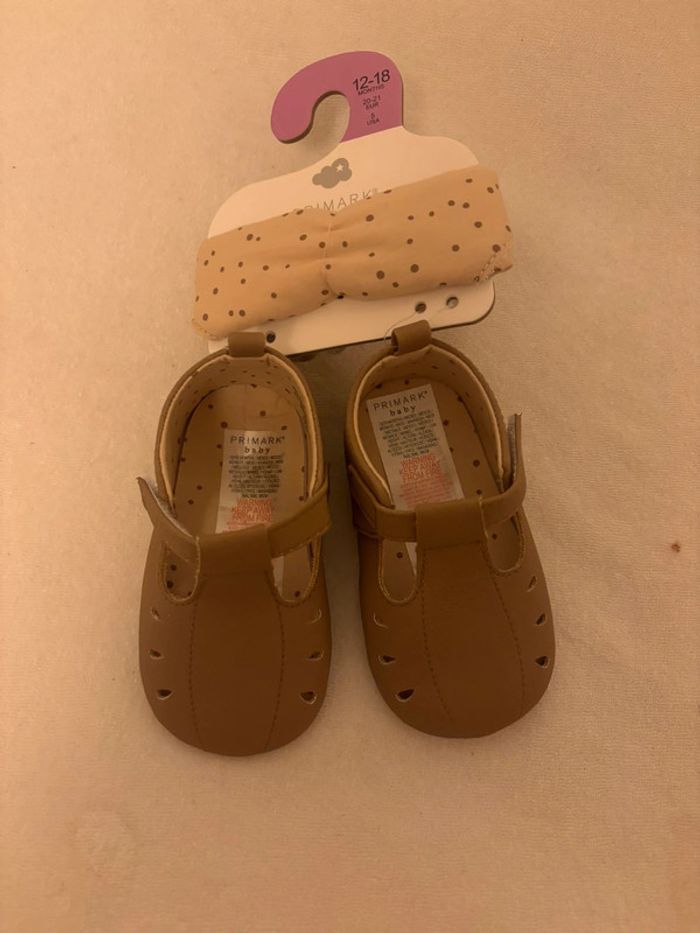 Chaussures neuves