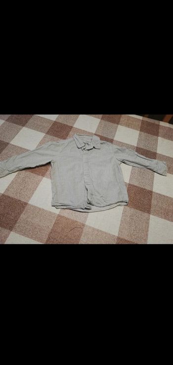 Chemise manches longues blanche a motif nid d abeilles 3 ans