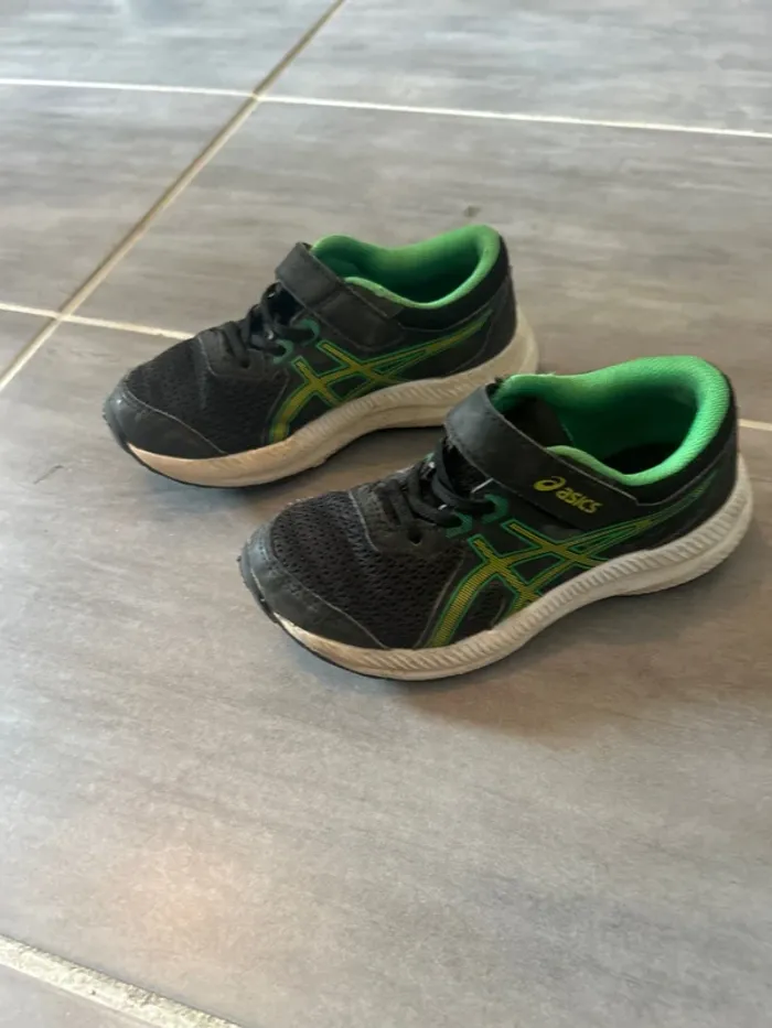 Chaussure Asics noire et verte - photo numéro 2