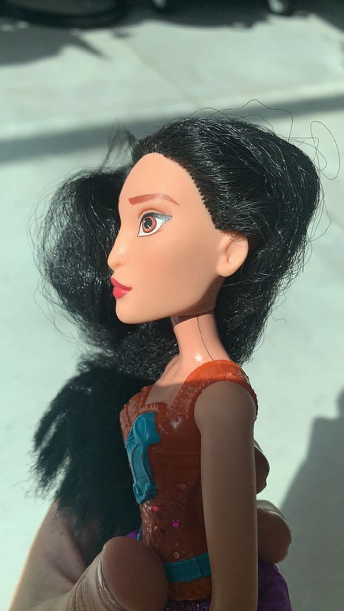 Poupée Disney pocahontas