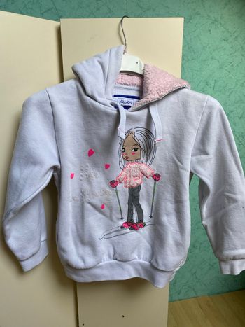 Sweet à capuche 