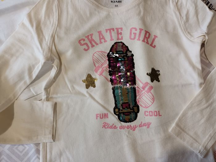 Lot 2 t-shirts manches longues 👧 taille 4 ans Neuf - photo numéro 2