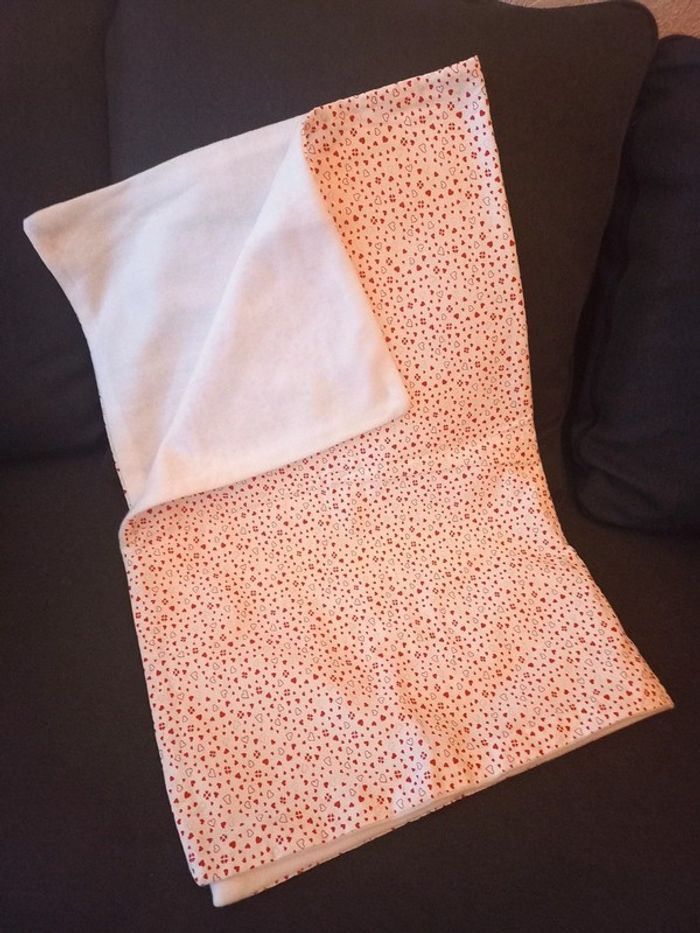 Couverture bébé motif petit cœur - photo numéro 2