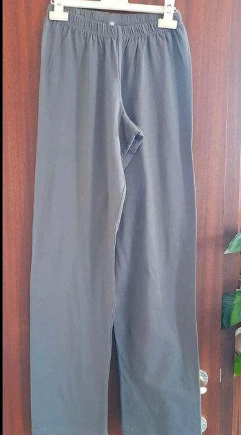 Pantalon matière leggings  Taille 38