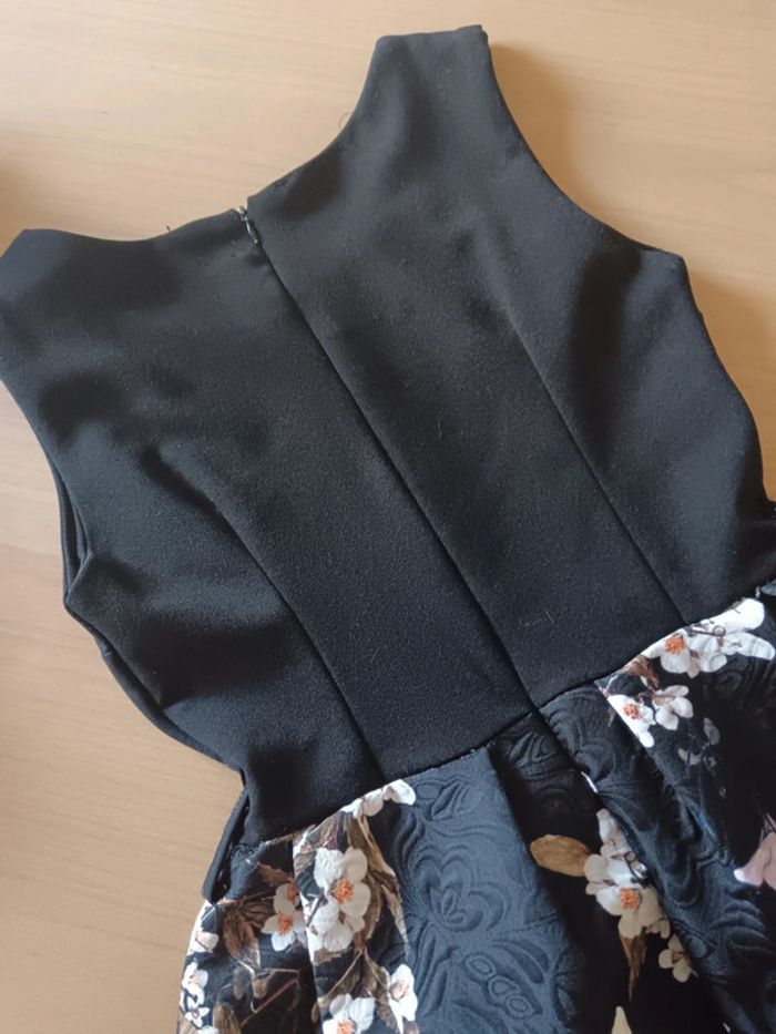 Robe noir à fleurs - photo numéro 4