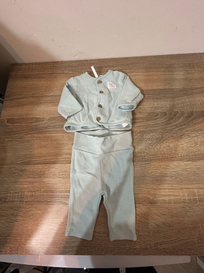 Lot de vêtements garçon 1 mois - photo numéro 2