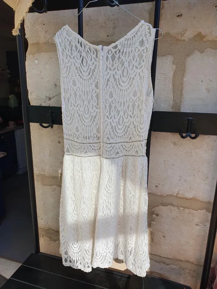 Robe dentelle - photo numéro 2