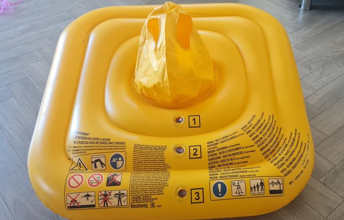 ● 12 à 24 mois / 11 à 15 Kg ● Bouée siège - photo numéro 3