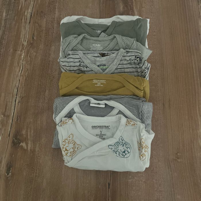 Lot de 7 bodies 3 mois