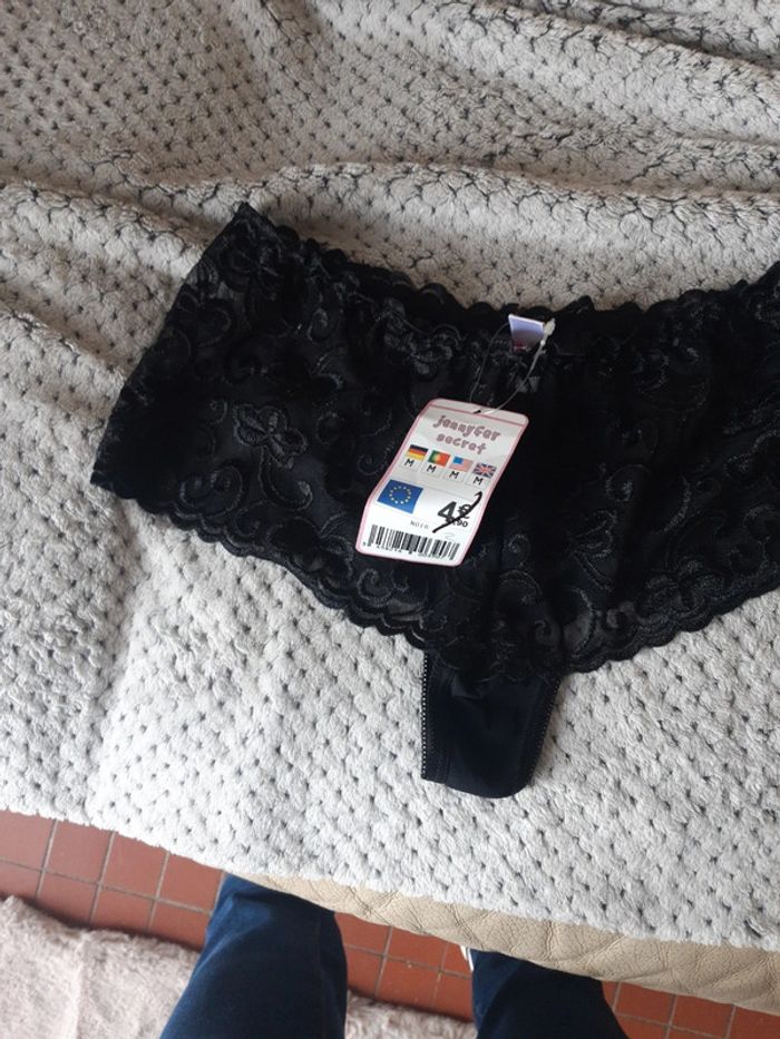 Boxer en dentelle neuf - photo numéro 3