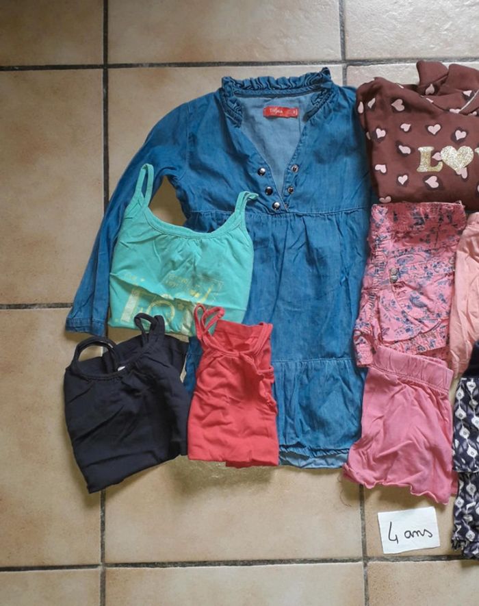 Lot 17 vêtements 4 ans fille - photo numéro 3