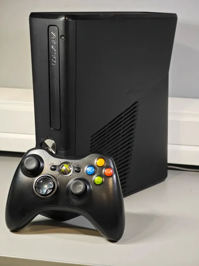 Console XBox 360 Slim / 4Go/ Manette/ Garanti 1 an