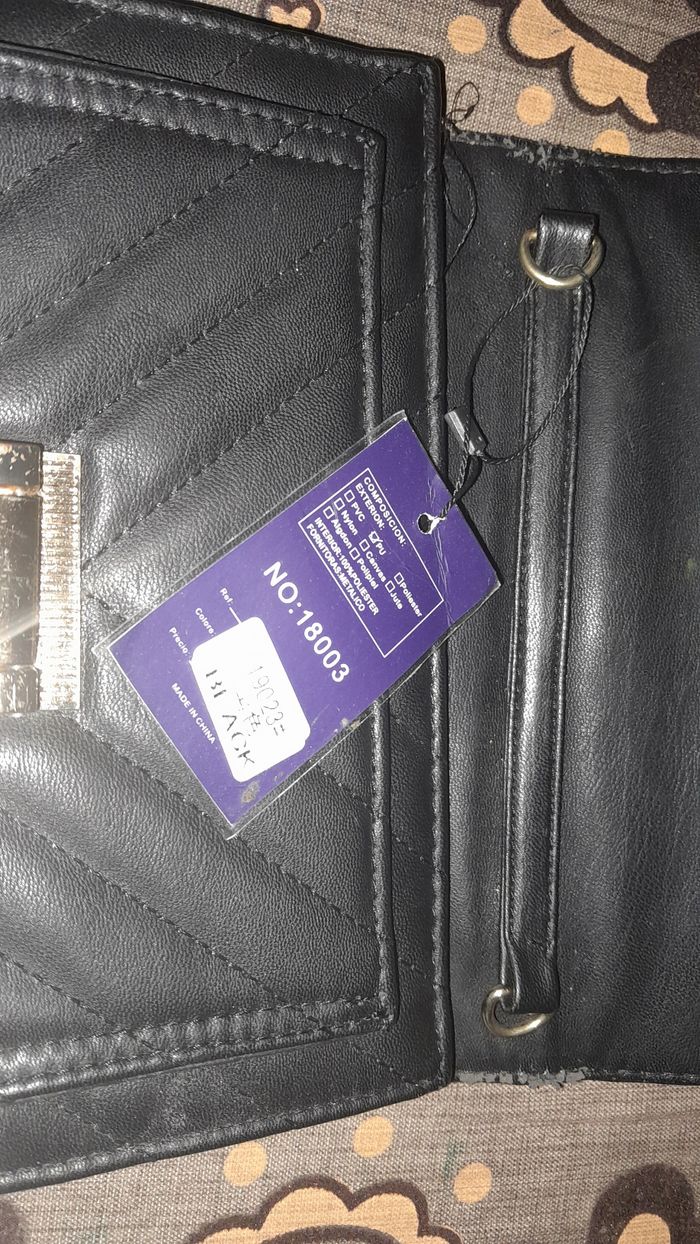 Sac tout neuf jamais utilisé un peu rouiller sur le bouton - photo numéro 4