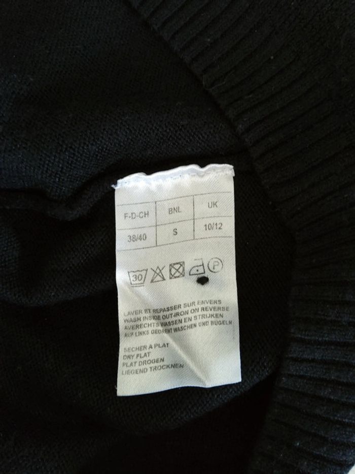 Pull noir - photo numéro 5