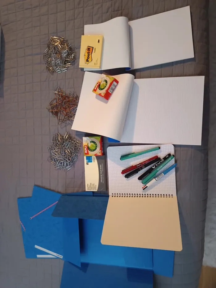 Lot fournitures