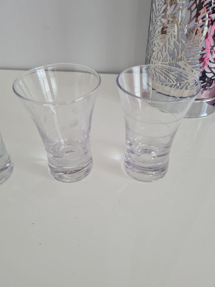 Trois petits verres à liqueur - photo numéro 5