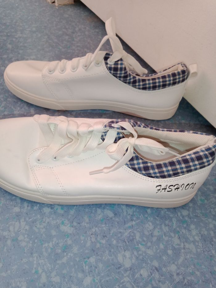 basket basse blanche neuve
pointure 43