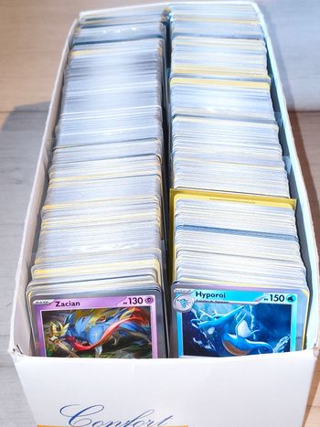 100 cartes Pokémon FR