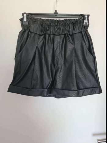 Short simili taille 40