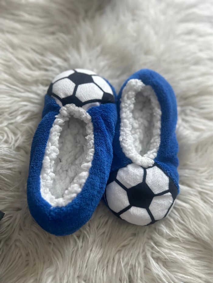 Lot 4 paires de chaussons/claquettes garçon taille 32/33 - photo numéro 8