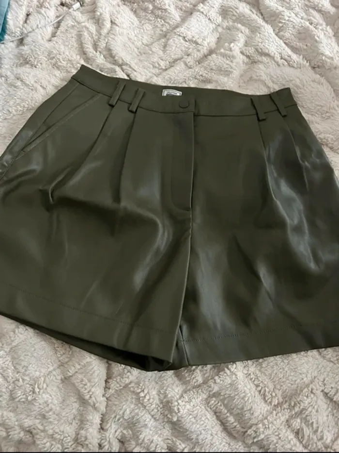 Short en cuir vert kaki – Pimkie – Taille M