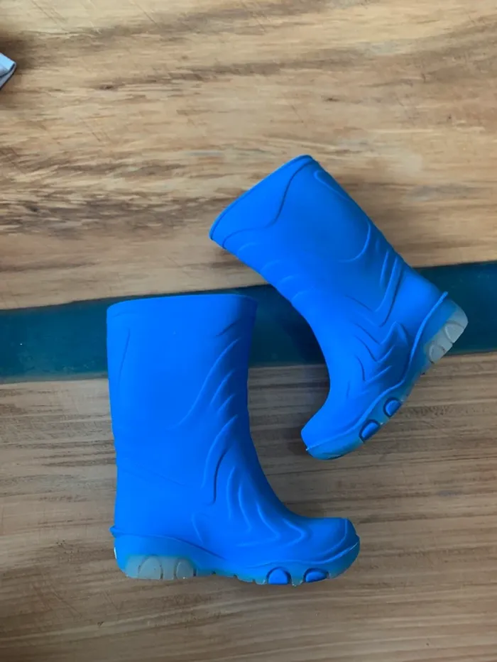 Bottes de pluie lumineuse taille 22/23 - photo numéro 4