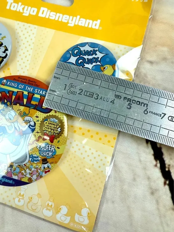 Lot de badges Disney Spécial Anniversaire Donald - Tokyo Disneyland exclusif - photo numéro 9