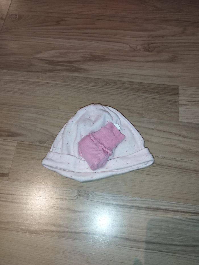 Lot bonnet moufles naissance fille