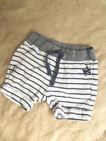 Short / 6mois / tape à l’œil