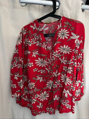 Chemisier rouge à fleur