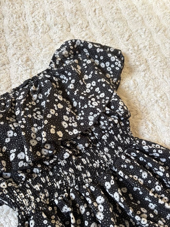 Robe d’été noir à fleure blanche - photo numéro 3
