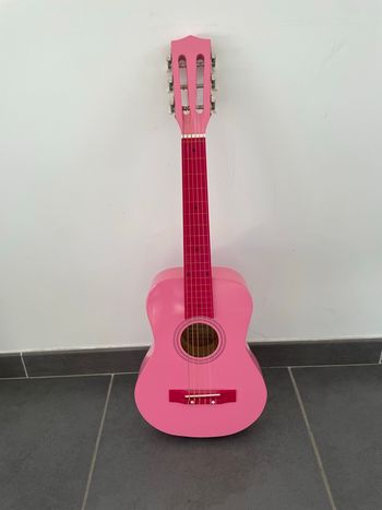Guitare rose