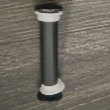 1 jeu de vice pour 1 roue avant babyzen
