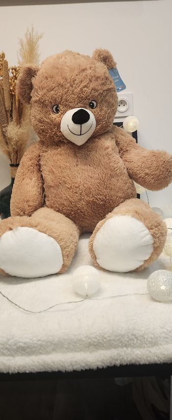 Grand ours en peluche tout doux – parfait cadeau !