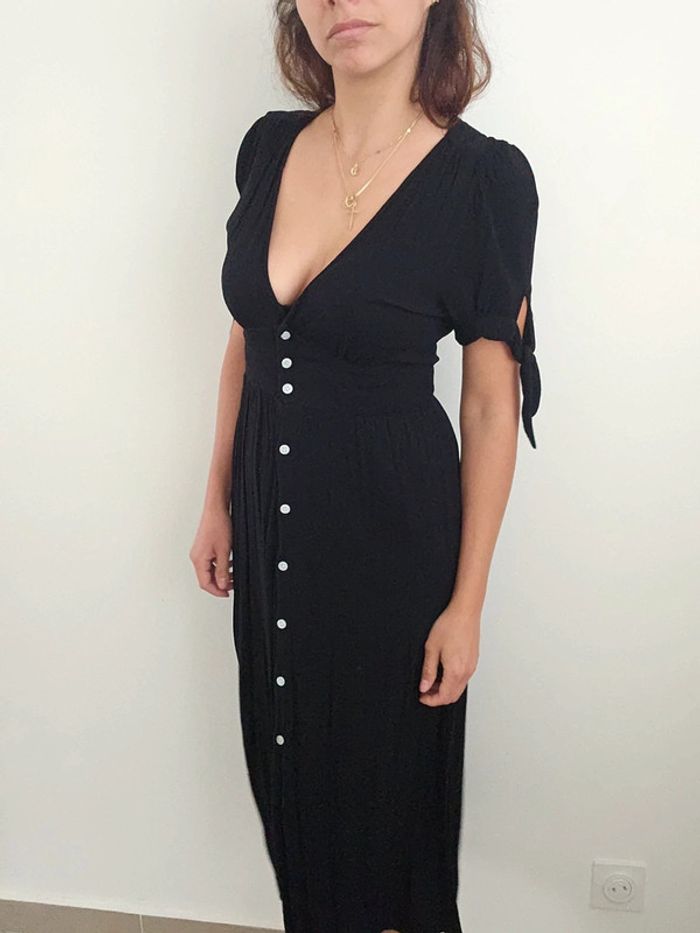 Robe noire mi longue