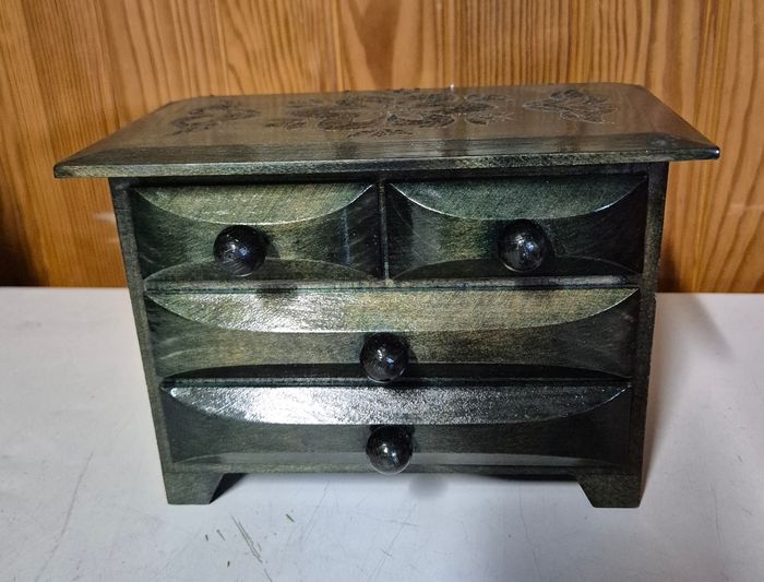 Mini commode bois 4 tiroirs vernis teinté vert foncé motif floral gravé boîte à bijoux - photo numéro 2