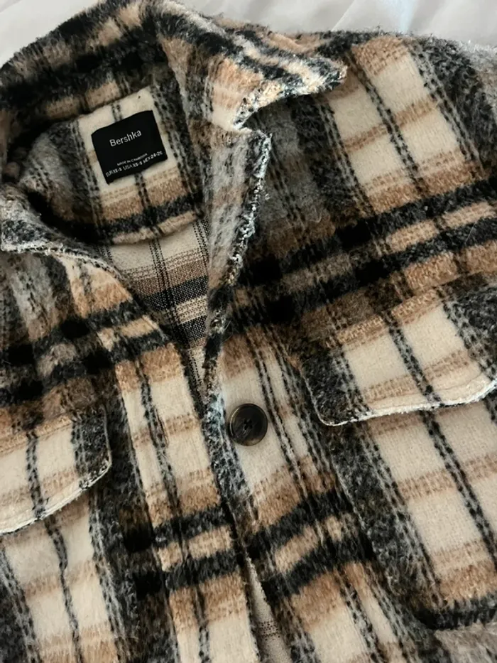 Veste surchemise à carreaux Bershka - photo numéro 2