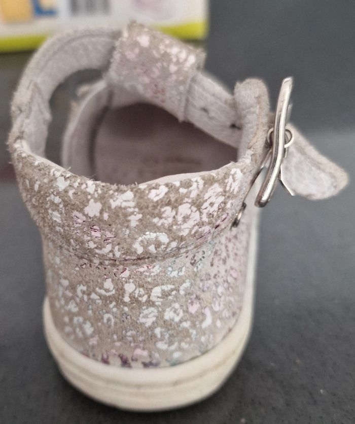 Chaussures 👟 1er pas babies T19 (BE avec défaut) - photo numéro 13