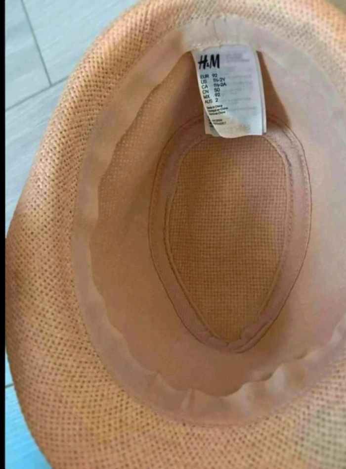 Chapeau  garçon H&M  taille  92cm  1/2 2  ans - photo numéro 2