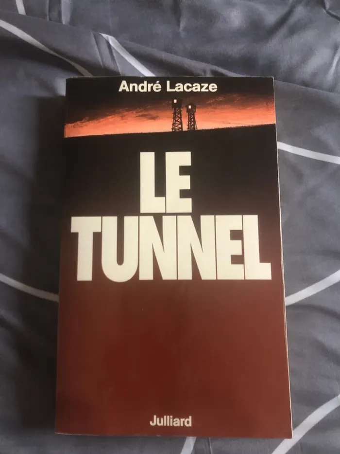 Livre le tunnel 📕 - photo numéro 2