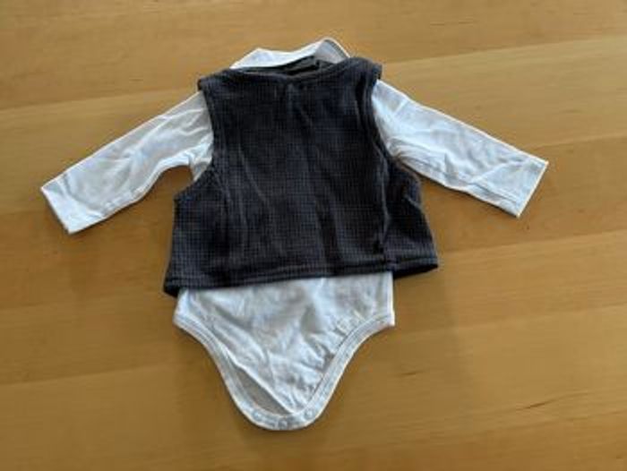 Body avec gilet de costume 3 mois - photo numéro 2
