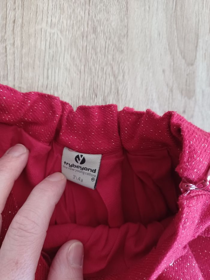 Jupe 3/4 ans brillante - photo numéro 2