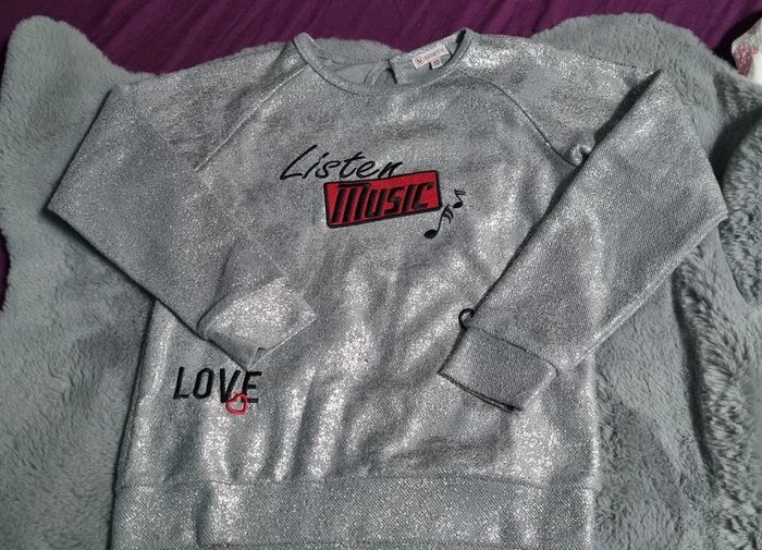 Sweat gris pailleté 10 ans