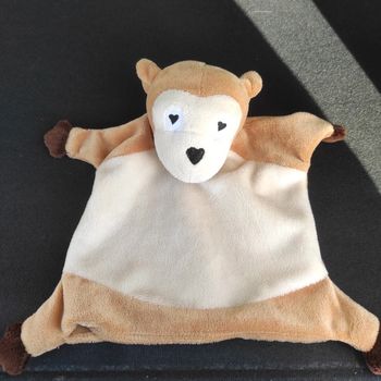 Marionnette Doudou Singe Biche Marron Blanc Coeur #geektradedoudou