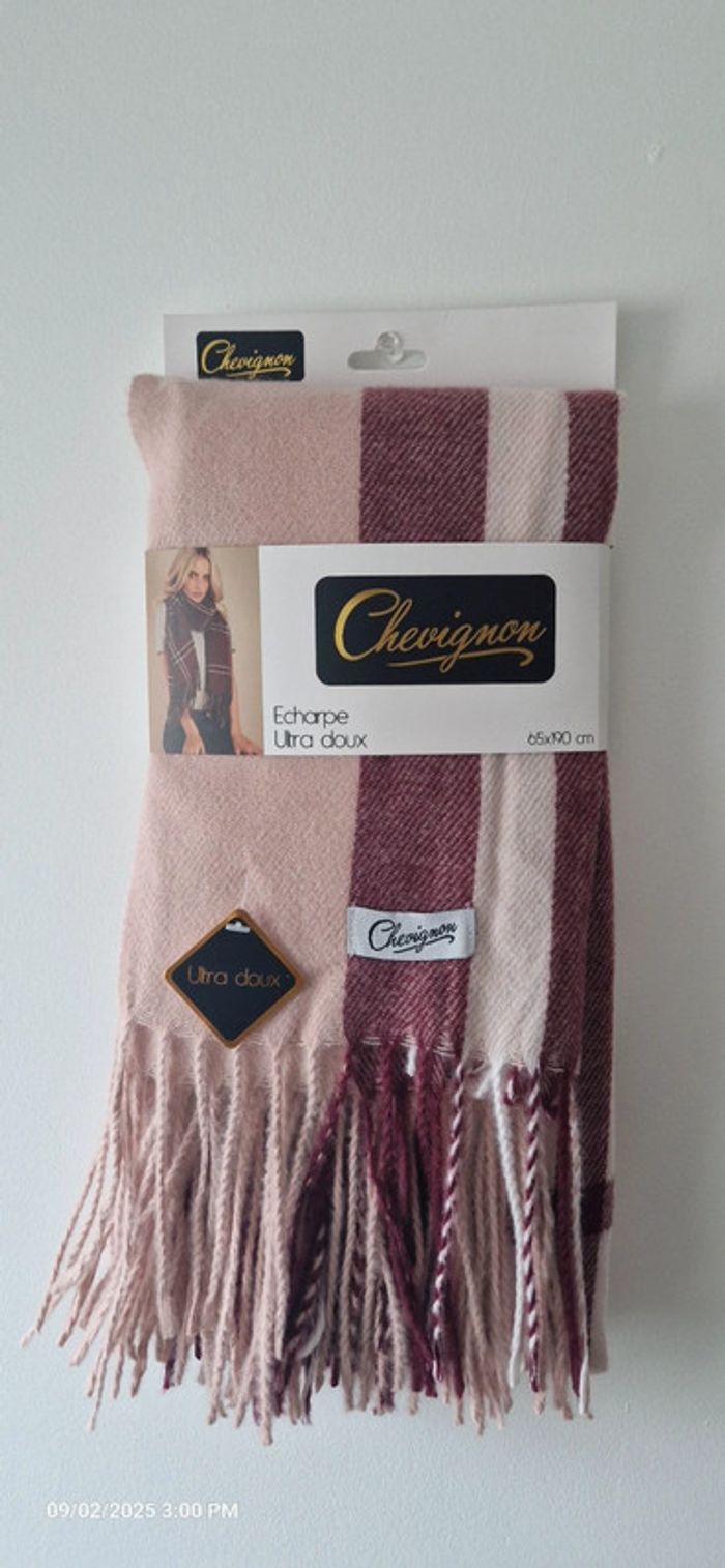 💞 Echarpe Chevignon douce Neuve 💞 - photo numéro 4