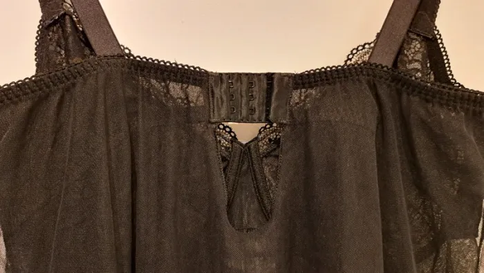 Nuisette noire, 100 E - photo numéro 4