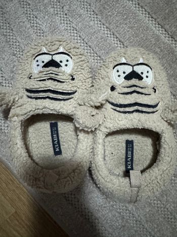 Chaussons tigre kiabi pointure 31