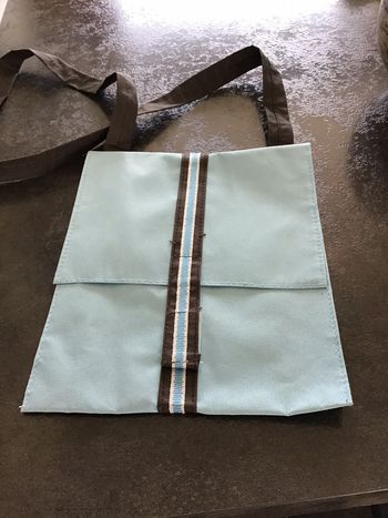 Pochette de rangement à bandoulière plastifiée