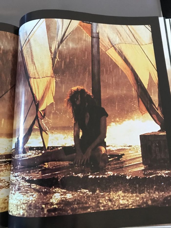 Livre L’ange rouge Mylène Farmer - photo numéro 5